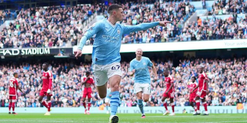 Chiến thắng trước Nottingham Forest giúp Manchester City (26 điểm) quay lại vị trí trong top 4 Premier League